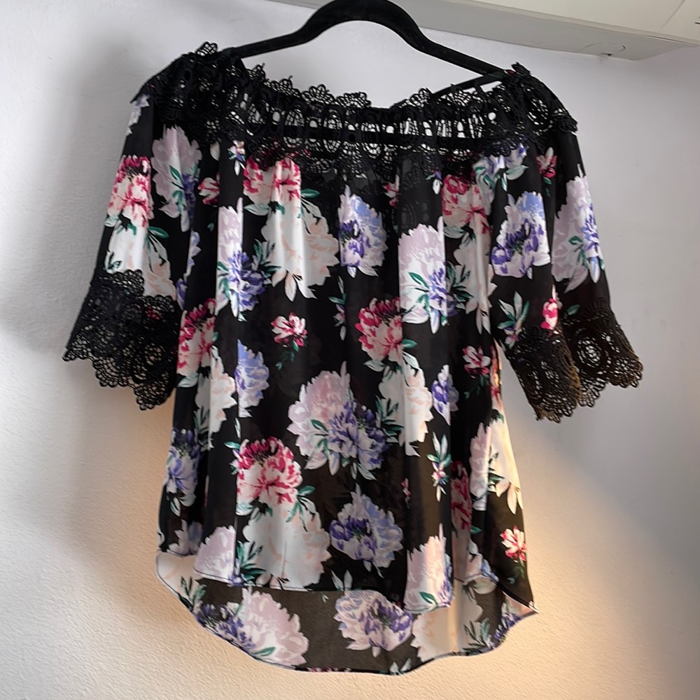 Floral shirt (L)
